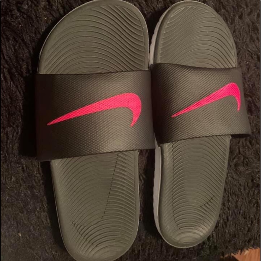 Nike slides